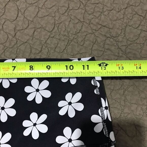 Levi’s High rise tights shorts￼ size S      A384 - Picture 3 of 6